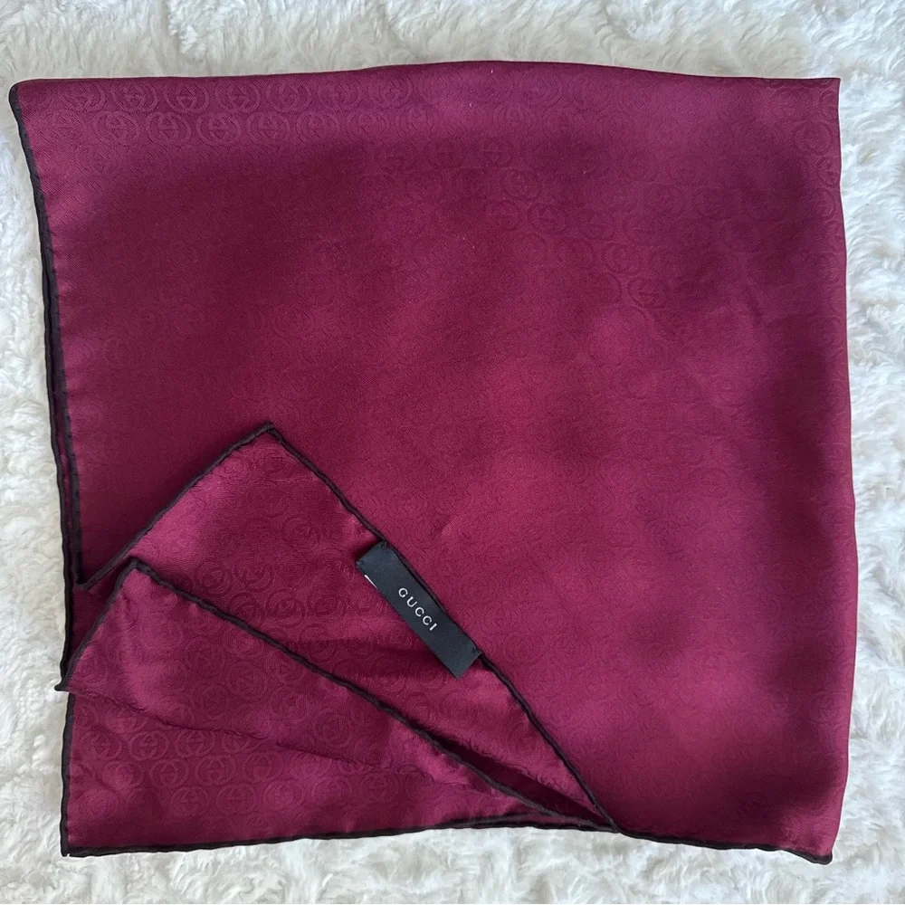 GUCCI Monogram Silk Scarf Burgundy - Picture 4 of 10
